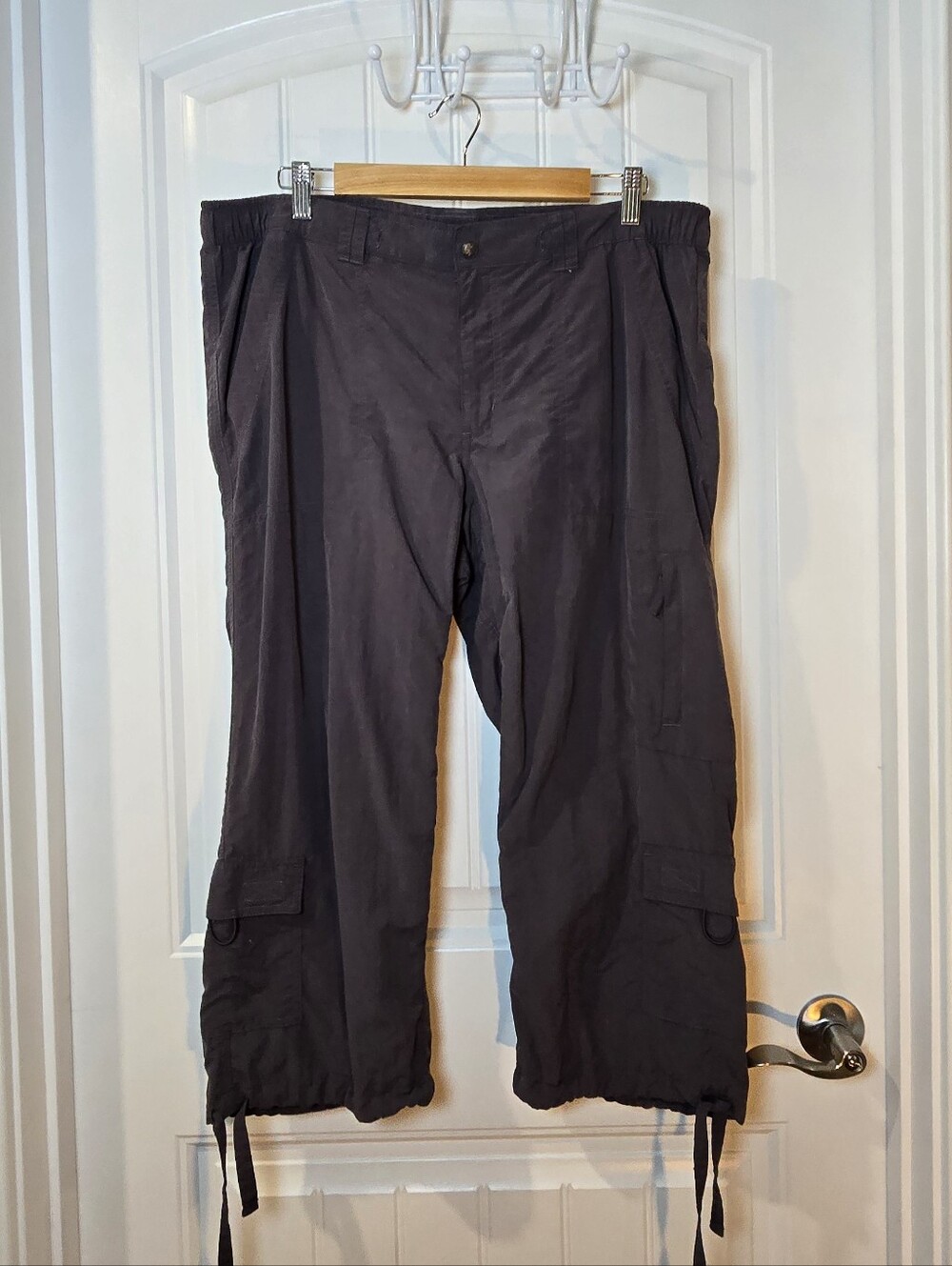 Gray Hiking Pants, Pockets And Drawatring Ankles
